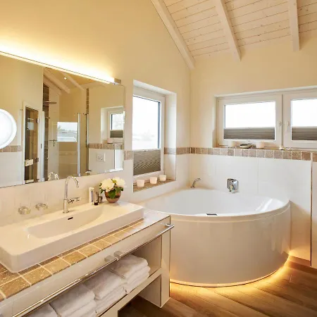 Tatil Evi Luxuswellnesshaus Meeresglitzern Bliesdorf