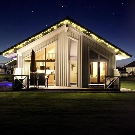 Luxuswellnesshaus Meeresglitzern Dom wakacyjny Bliesdorf